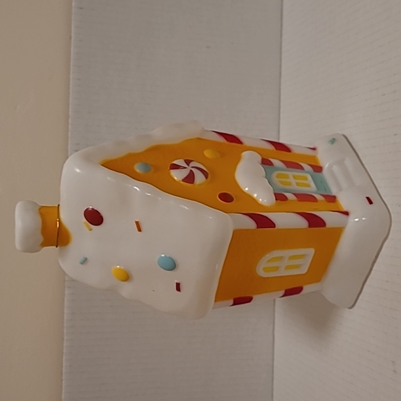 NWT Holiday Time Gingerbread House Blow Mold - Picture 2 of 15